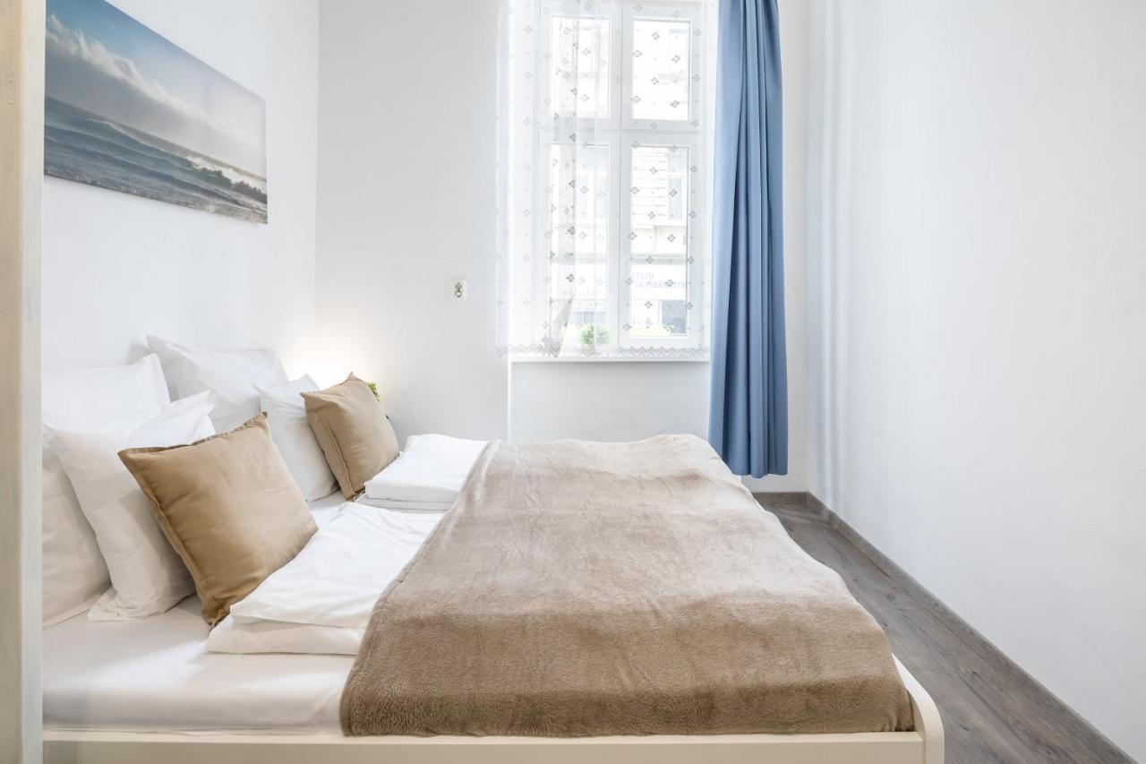 Simple And Central A C Home Budapest Extérieur photo